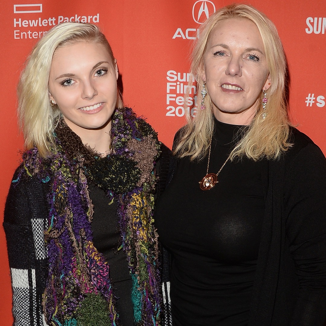 Daisy Coleman's Mom Dies by Apparent Suicide 4 Months After Daughter’s Death - E! Online - NewsOpener Daisy Coleman's Mom Dies by Apparent Suicide 4 Months After Daughter’s Death - E! Online